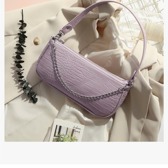 Elegant Lavender Croc-Embossed Shoulder Bag - Picture 2 of 5